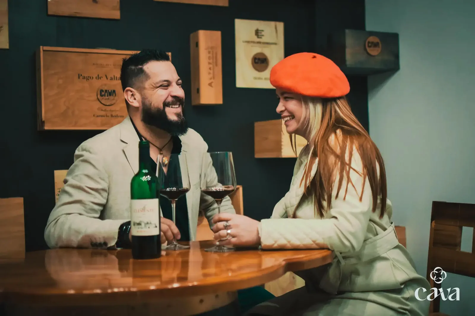 Sala de descanso postrabajo en CAVA Vinoteca